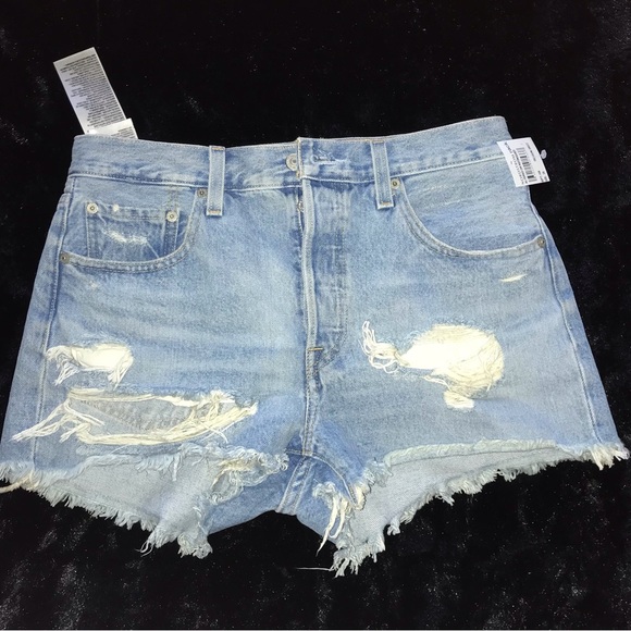 Levi’s 501 Distressed Shorts - Picture 6 of 9